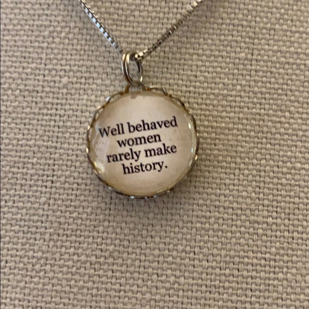 Women’s necklace